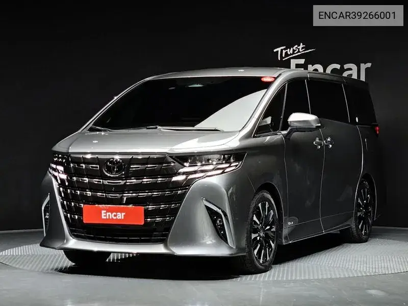 Toyota Alphard 2023 года выпуска