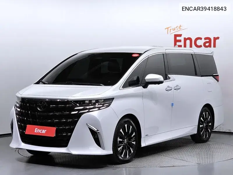 Toyota Alphard 2023 года выпуска