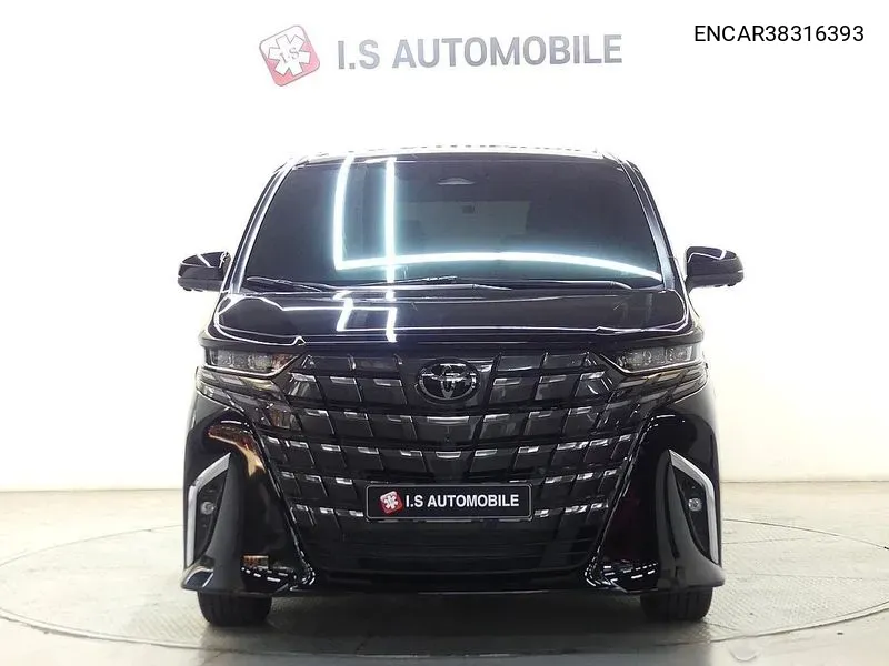 Toyota Alphard 2024 года выпуска