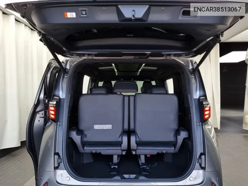 Toyota Alphard 2024 года выпуска