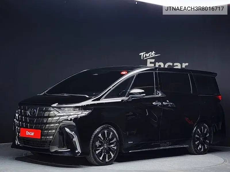Toyota Alphard 2024 года выпуска