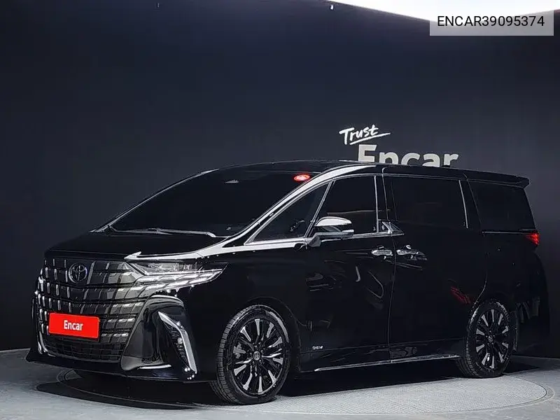 Toyota Alphard 2024 года выпуска