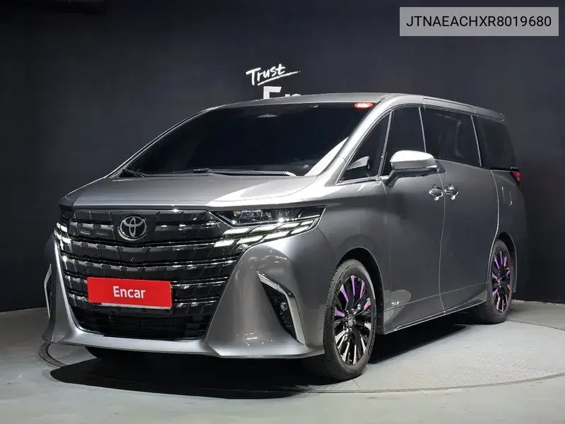 Toyota Alphard 2024 года выпуска