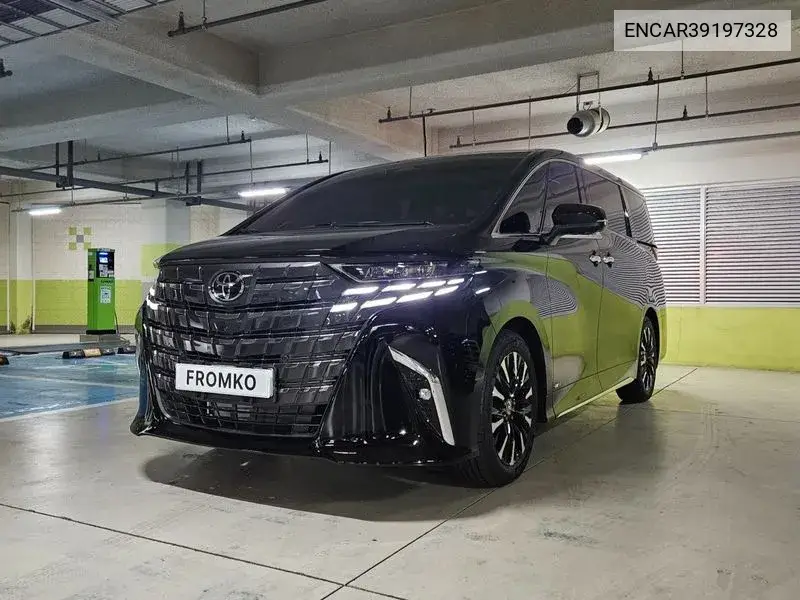 Toyota Alphard 2024 года выпуска