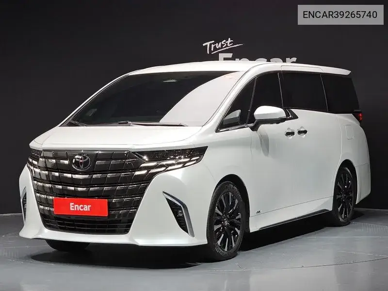 Toyota Alphard 2024 года выпуска