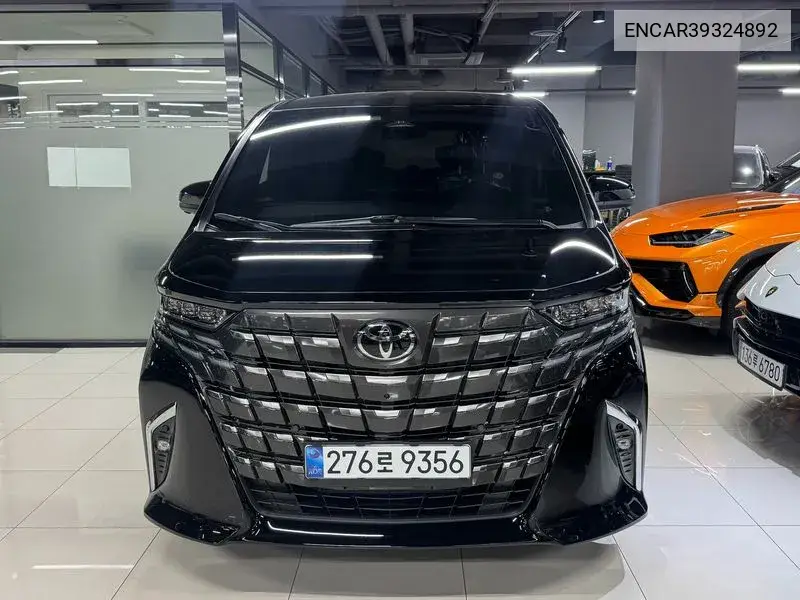 Toyota Alphard 2024 года выпуска