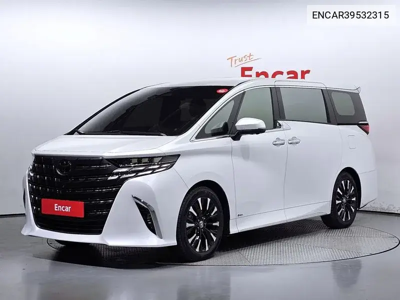 Toyota Alphard 2024 года выпуска