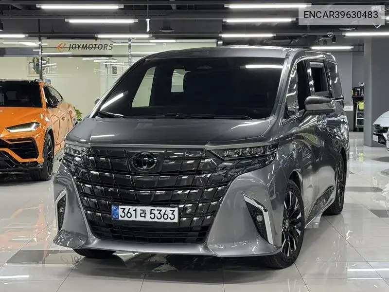Toyota Alphard 2024 года выпуска