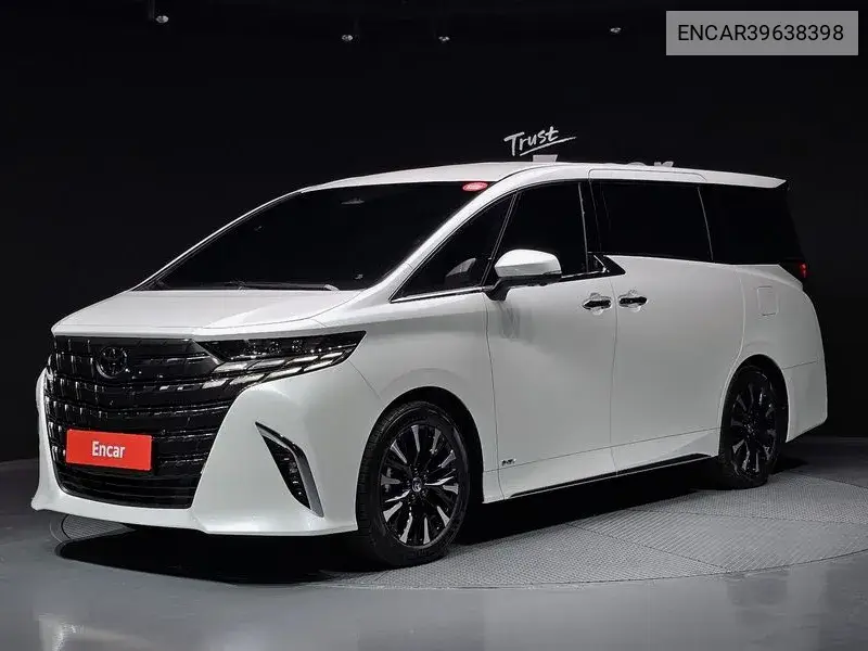 Toyota Alphard 2024 года выпуска