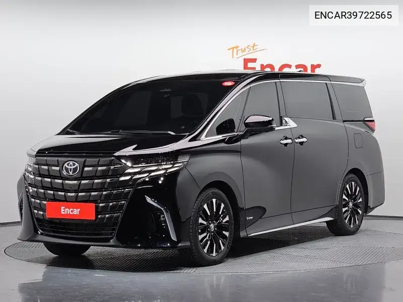 Toyota Alphard 2024 года выпуска