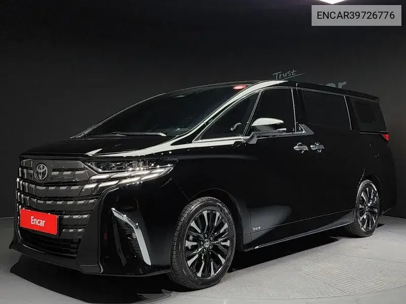 Toyota Alphard 2024 года выпуска