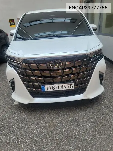Toyota Alphard 2024 года выпуска