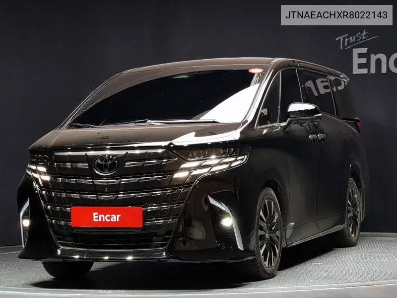 Toyota Alphard 2024 года выпуска