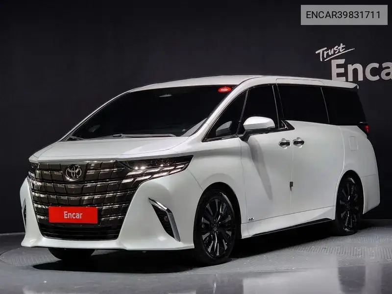 Toyota Alphard 2024 года выпуска