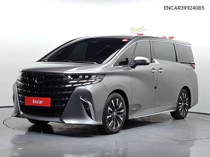 Toyota Alphard 2024 года выпуска