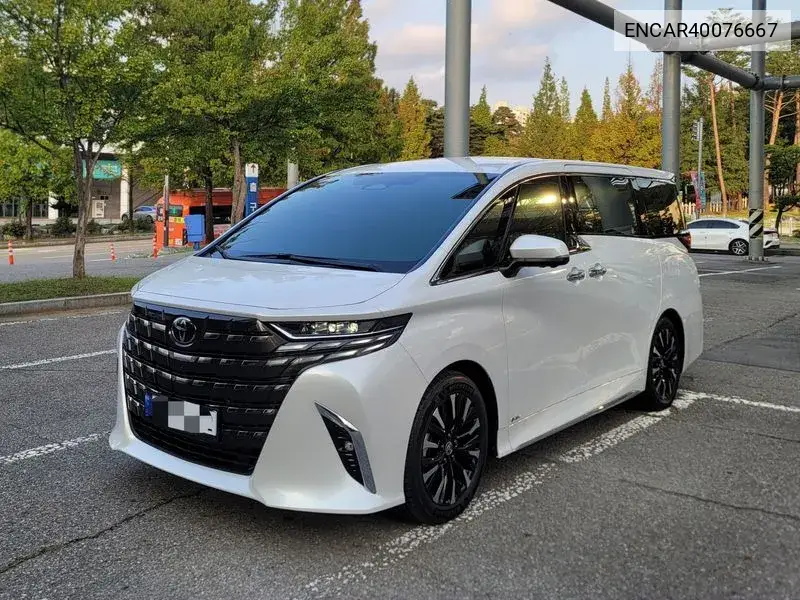 Toyota Alphard 2024 года выпуска