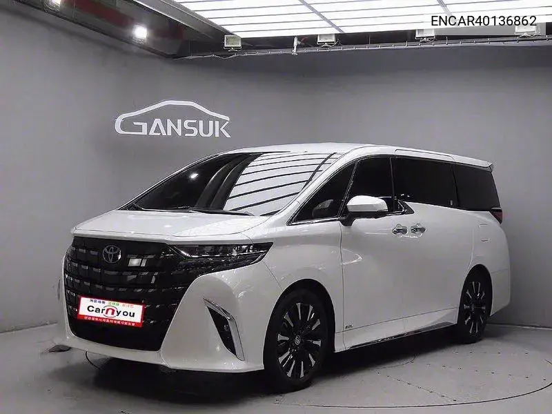 Toyota Alphard 2024 года выпуска