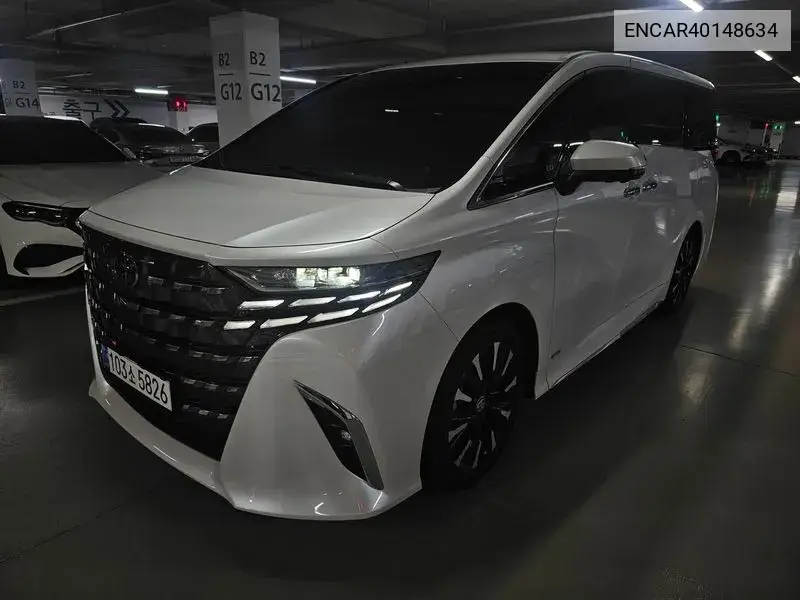 Toyota Alphard 2024 года выпуска