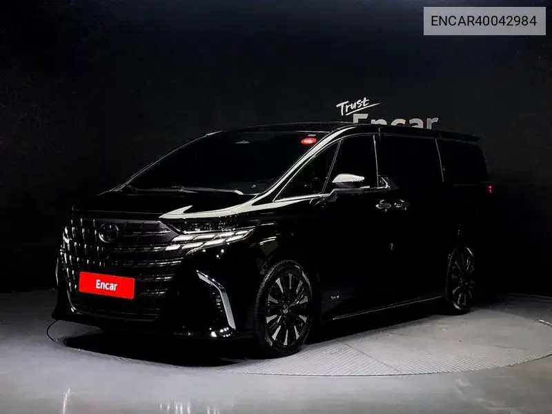Toyota Alphard 2025 года выпуска