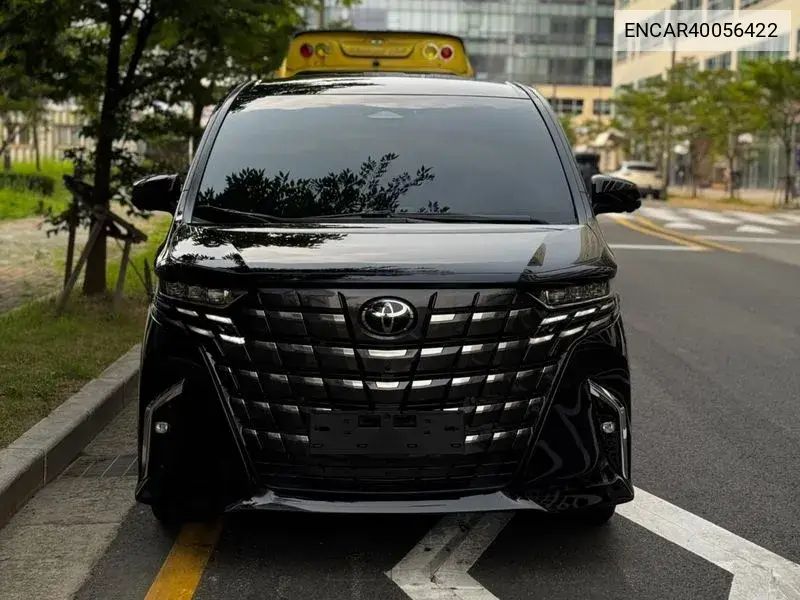 Toyota Alphard 2025 года выпуска