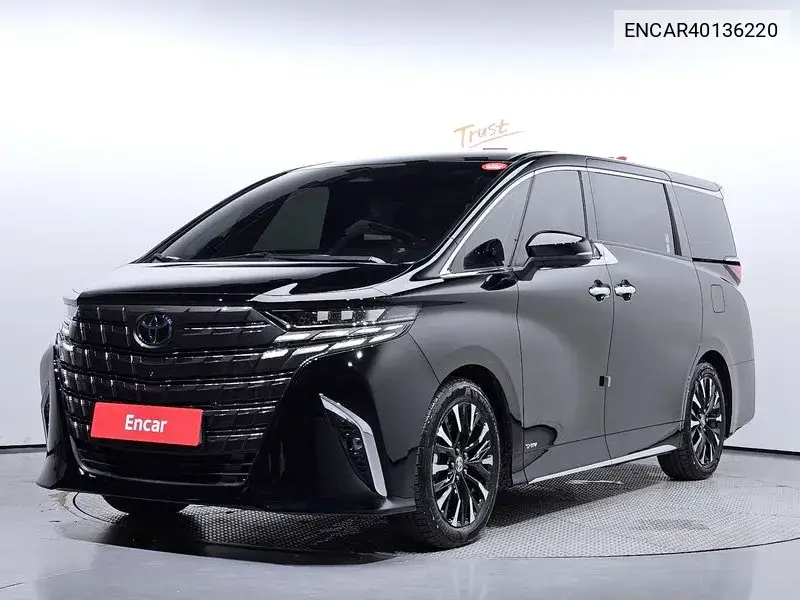 Toyota Alphard 2025 года выпуска