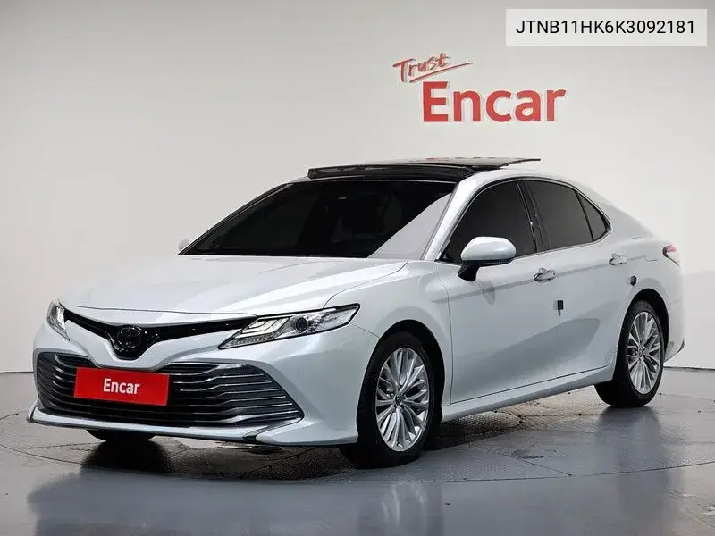 Toyota Camry 2019 года выпуска