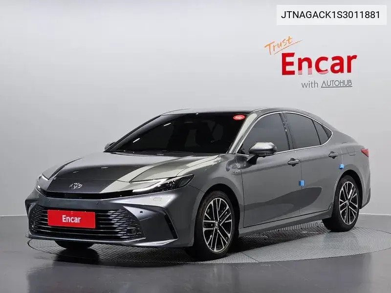 Toyota Camry 2024 года выпуска