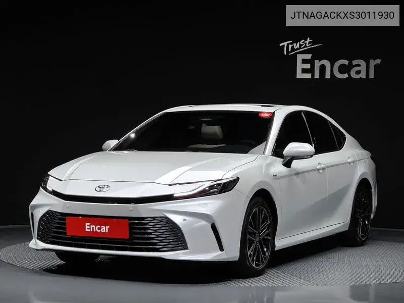 Toyota Camry 2024 года выпуска