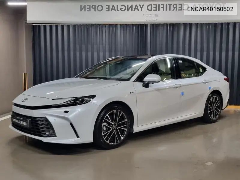 Toyota Camry 2024 года выпуска