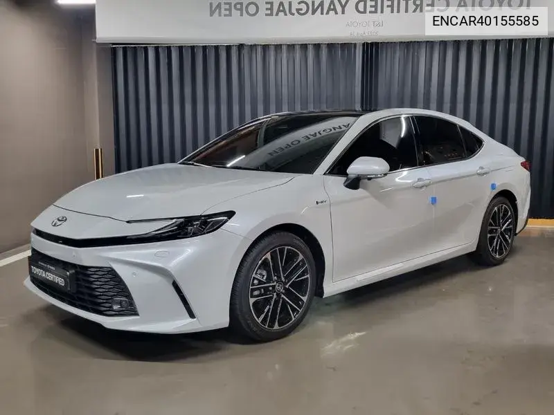 Toyota Camry 2025 года выпуска