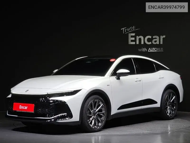 Toyota Crown 2024 года выпуска