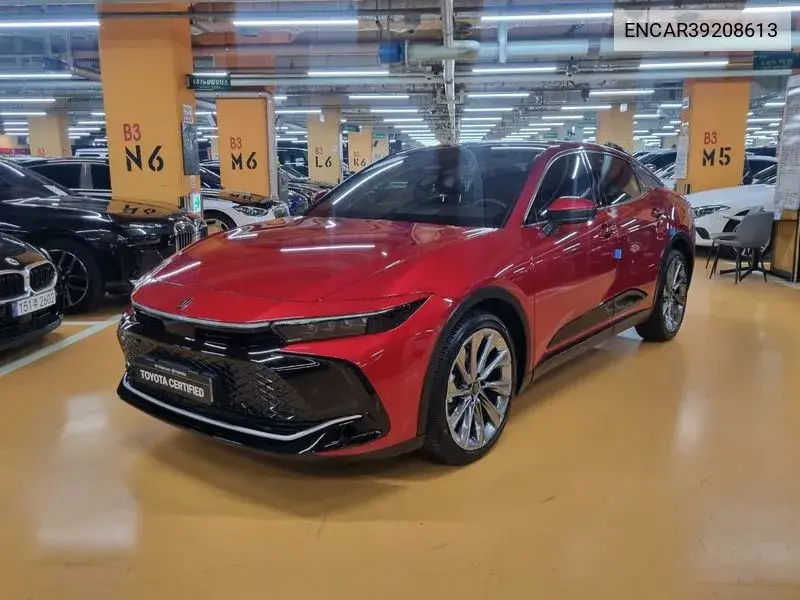 Toyota Crown 2023 года выпуска