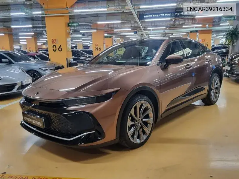 Toyota Crown 2023 года выпуска