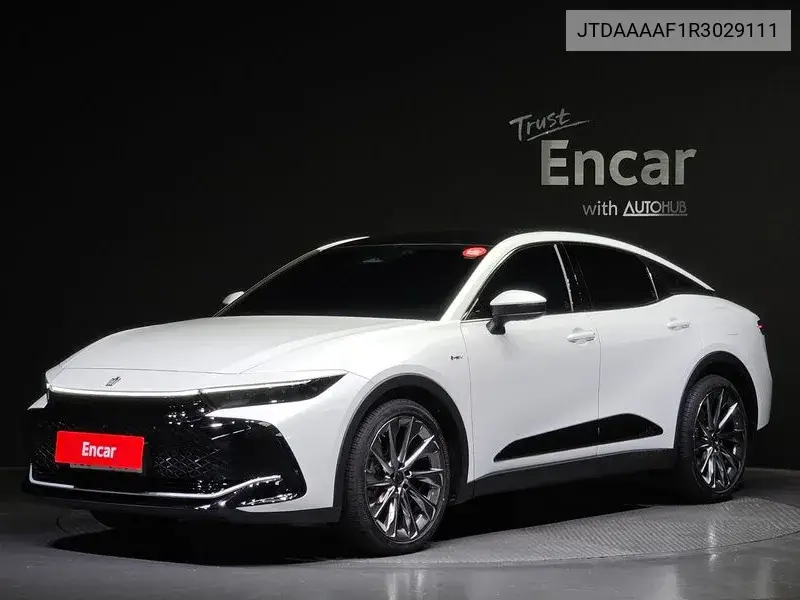 Toyota Crown 2024 года выпуска