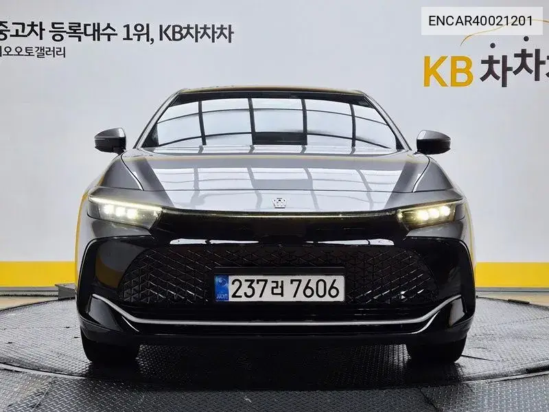 Toyota Crown 2024 года выпуска