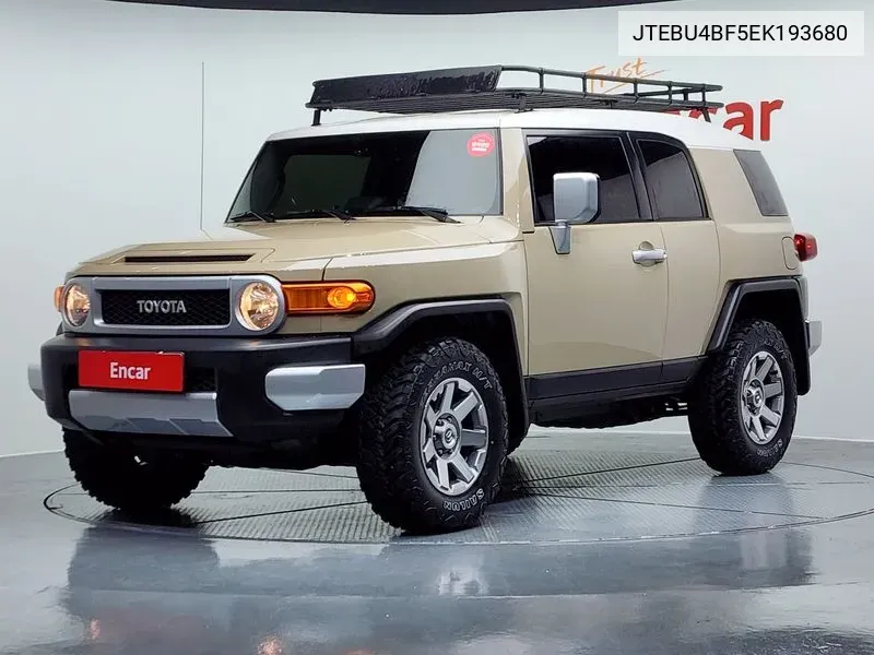 Toyota FJ Cruiser 2014 года выпуска