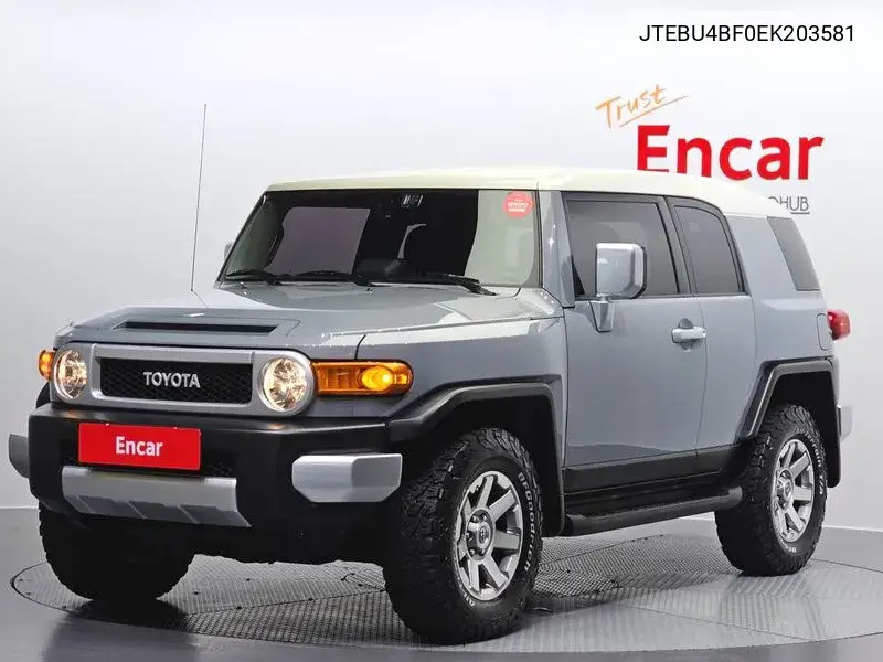 Toyota FJ Cruiser 2014 года выпуска