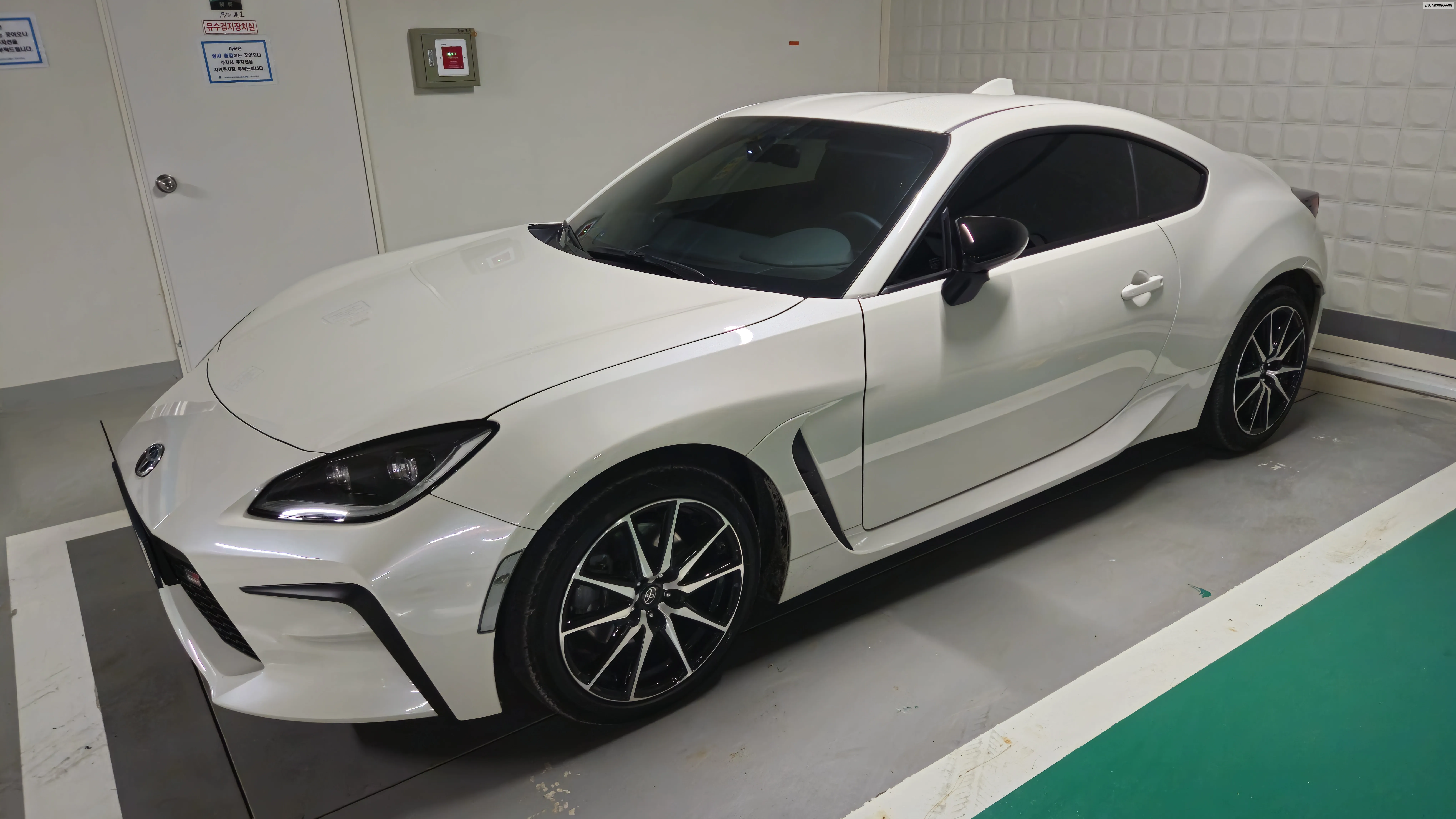 Toyota GT86 2024 года выпуска