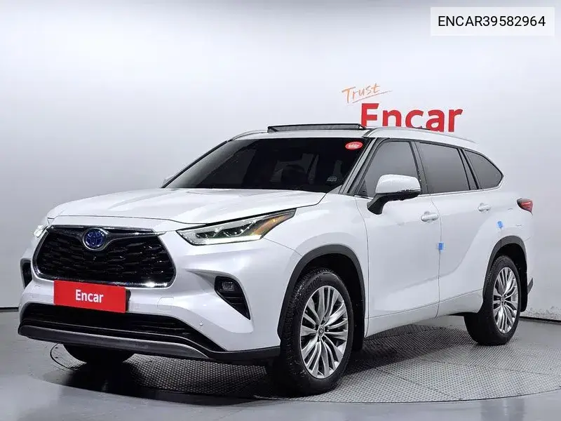 Toyota Highlander 2023 года выпуска
