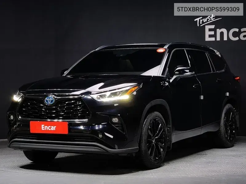Toyota Highlander 2023 года выпуска