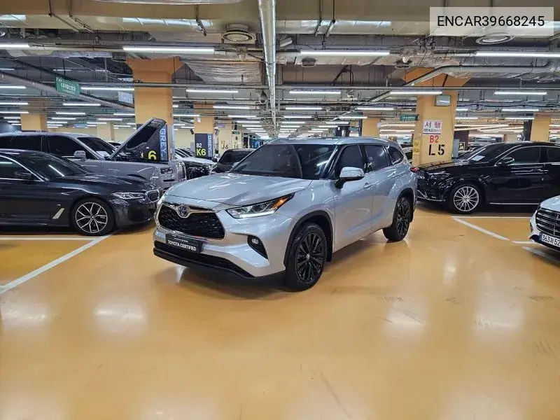 Toyota Highlander 2023 года выпуска