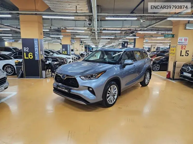 Toyota Highlander 2023 года выпуска