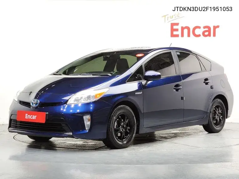 Toyota Prius 2015 года выпуска