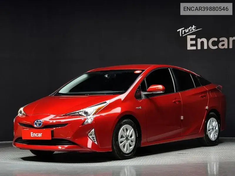 Toyota Prius 2016 года выпуска
