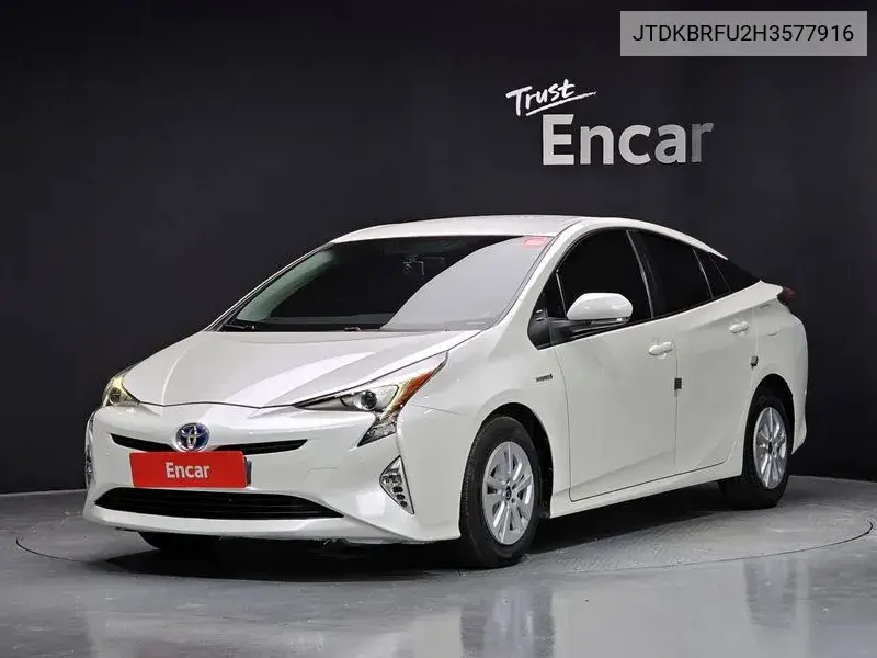 Toyota Prius 2017 года выпуска