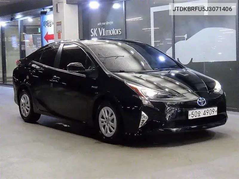 Toyota Prius 2018 года выпуска