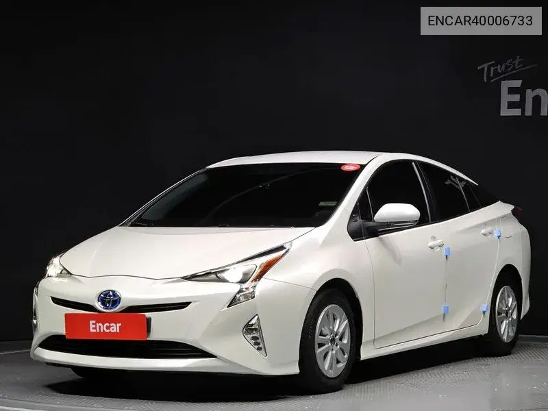Toyota Prius 2018 года выпуска
