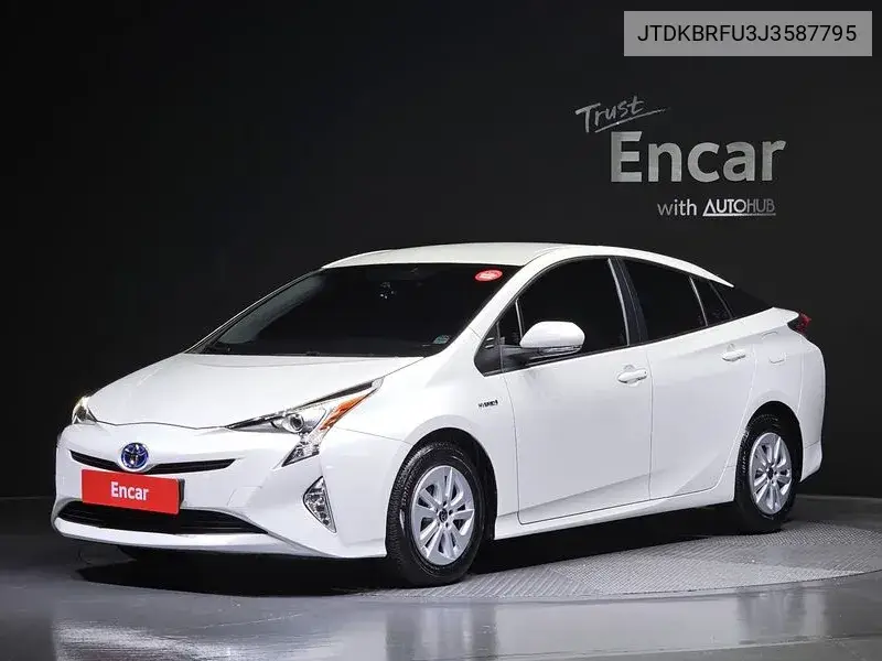 Toyota Prius 2018 года выпуска
