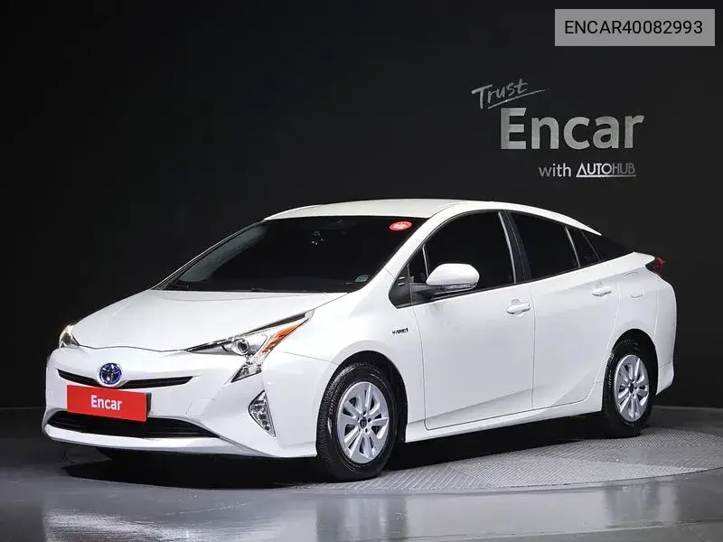 Toyota Prius 2018 года выпуска