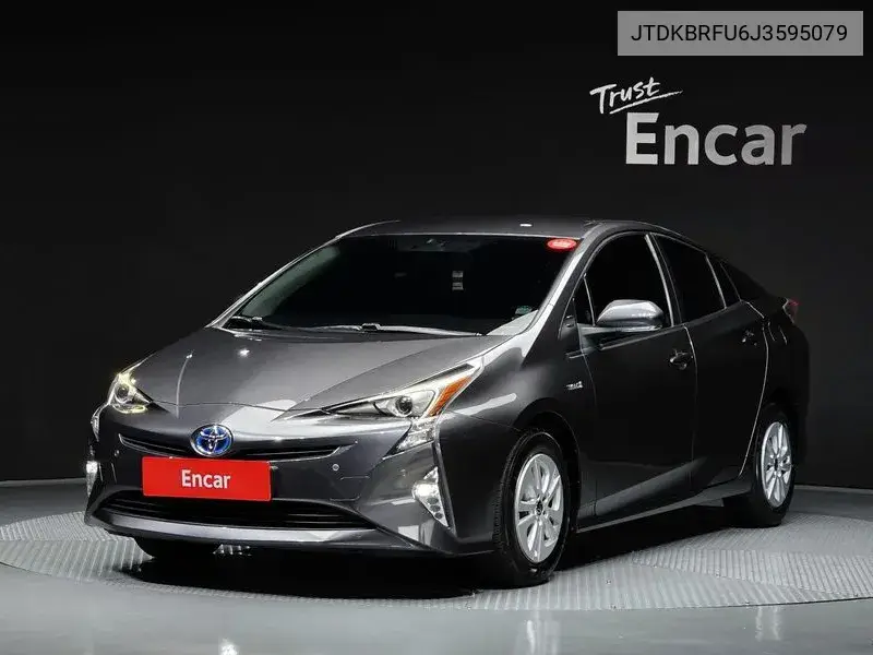 Toyota Prius 2018 года выпуска
